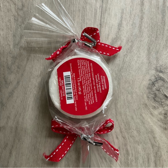 Pier 1 Lot of 6 scented Christmas Soap, gingerbread, peppermint, brownie scented - Picture 7 of 16